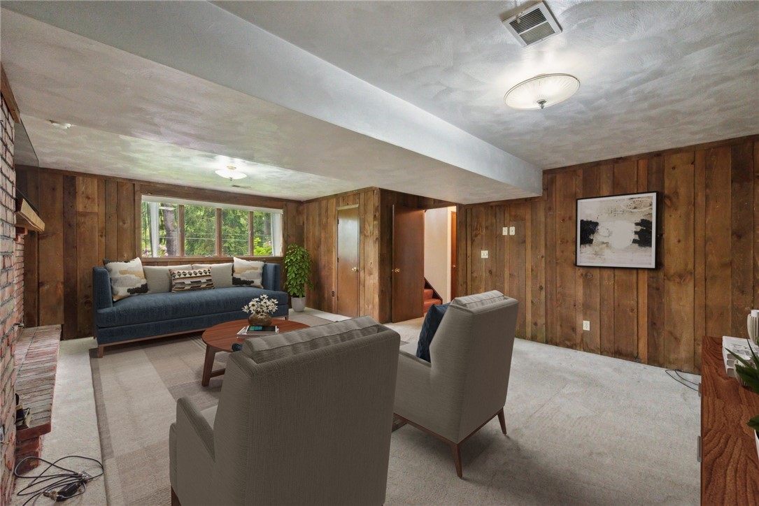 6151 Terry Ln