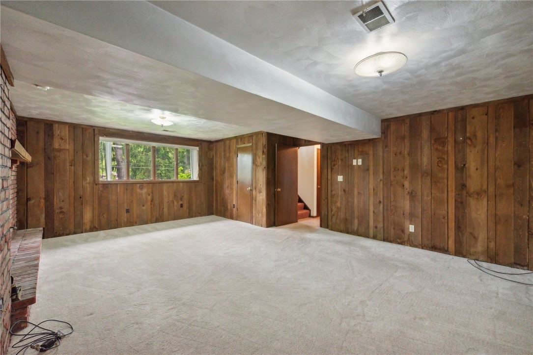 6151 Terry Ln