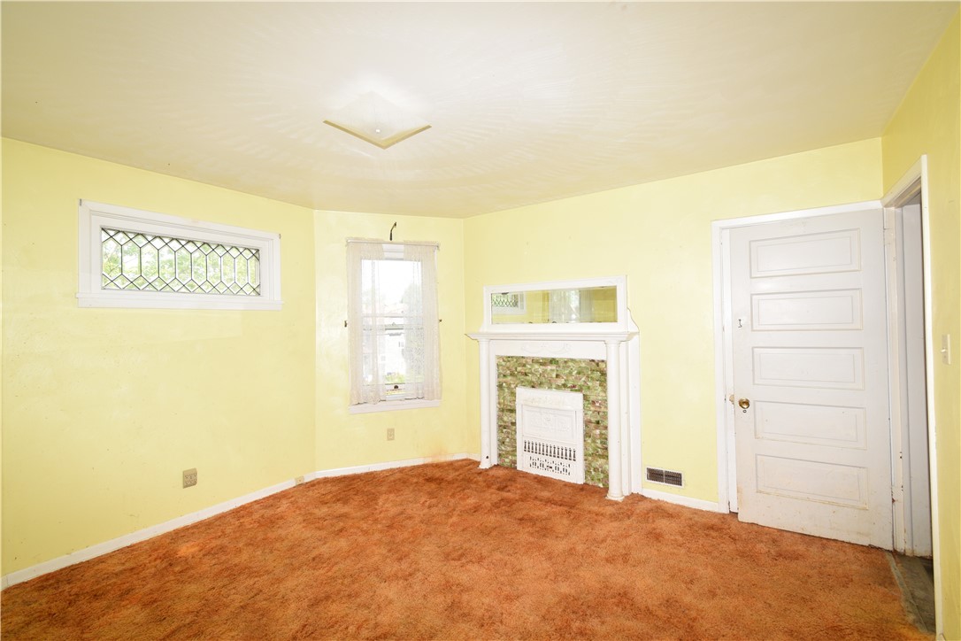 594 Prindle St