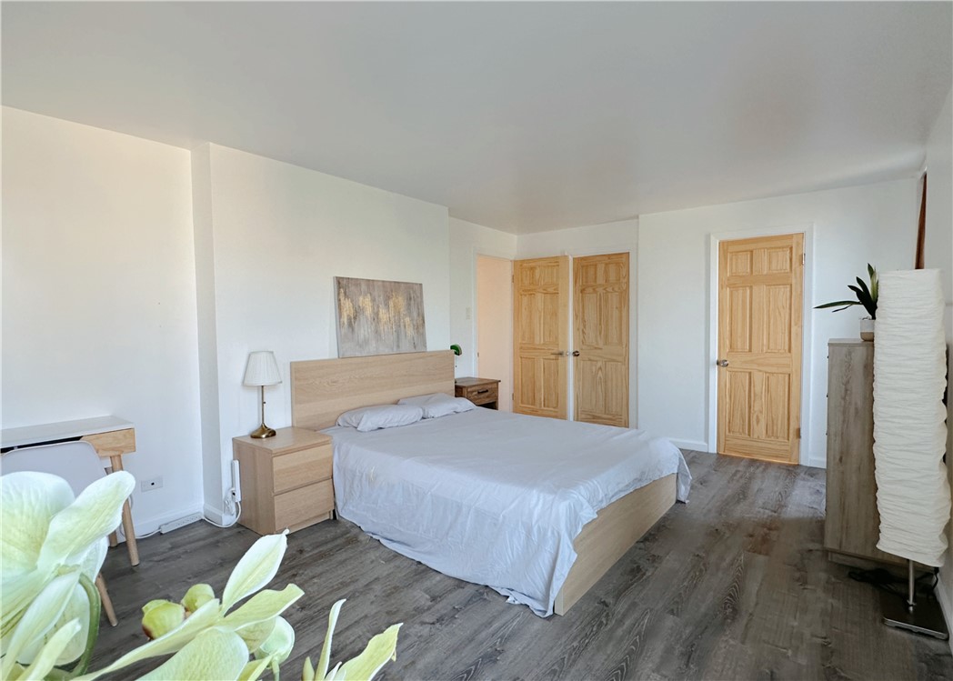 552 N Neville St 52