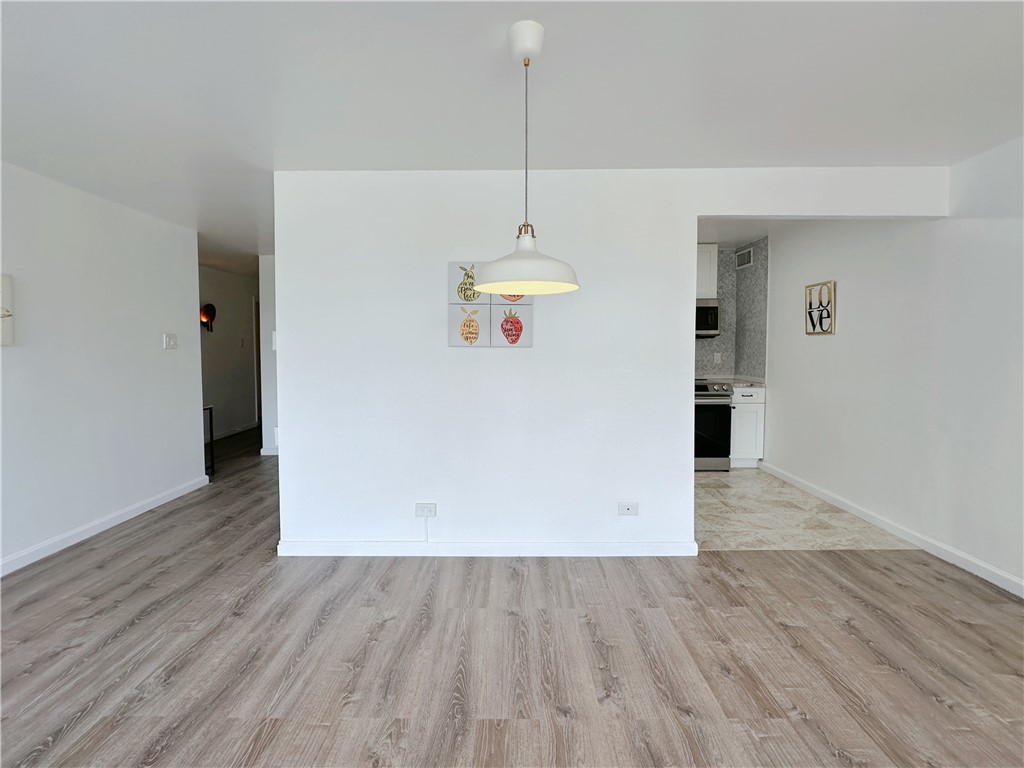 552 N Neville St 52