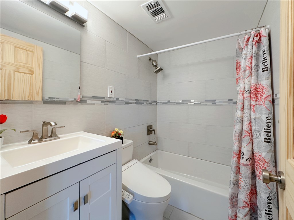 552 N Neville St 52