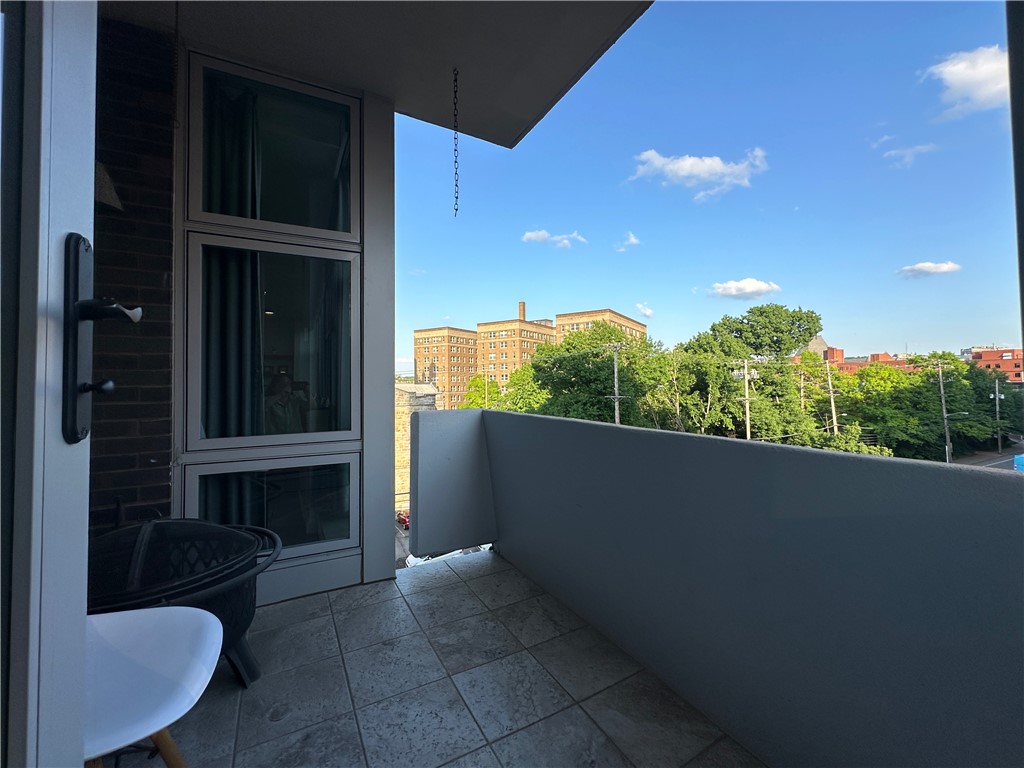 552 N Neville St 52