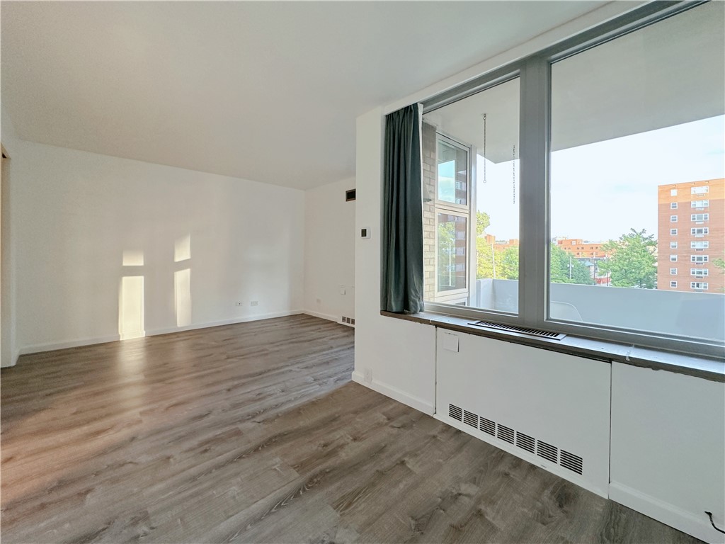 552 N Neville St 52