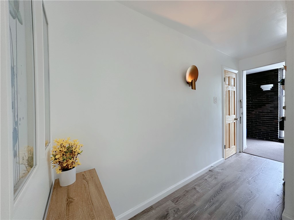 552 N Neville St 52