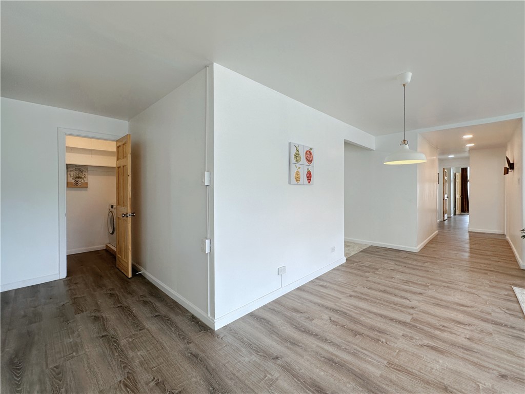 552 N Neville St 52