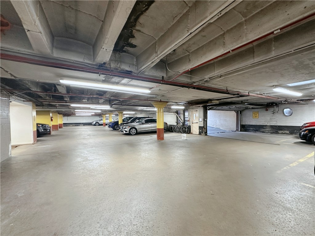 552 N Neville St 52