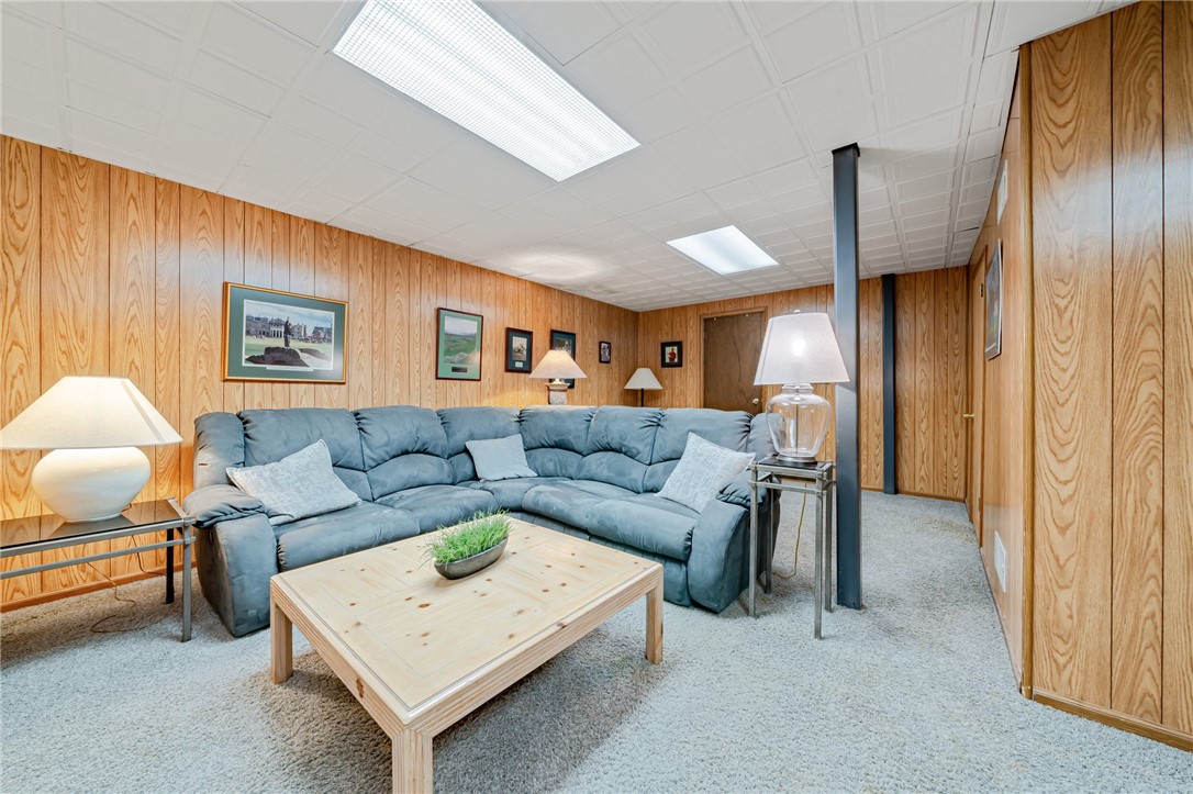 23 Hampshire Dr