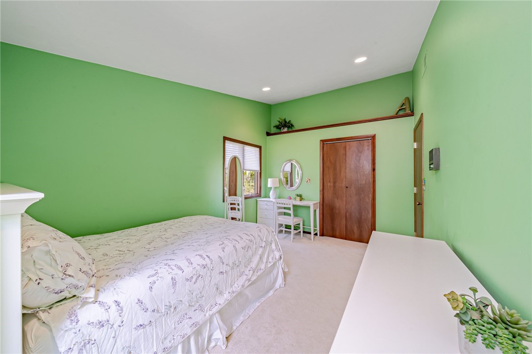 23 Hampshire Dr