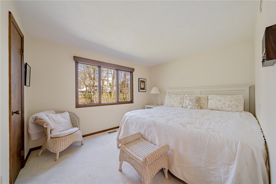 23 Hampshire Dr