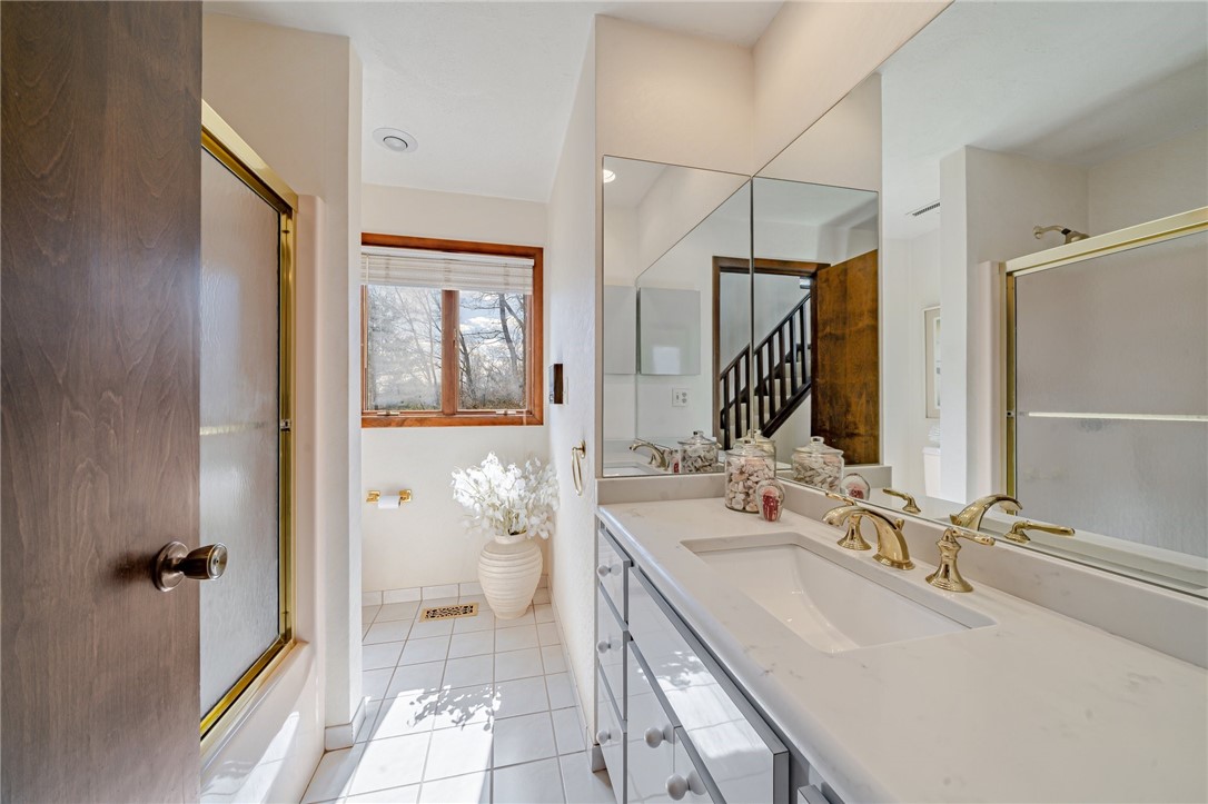 23 Hampshire Dr