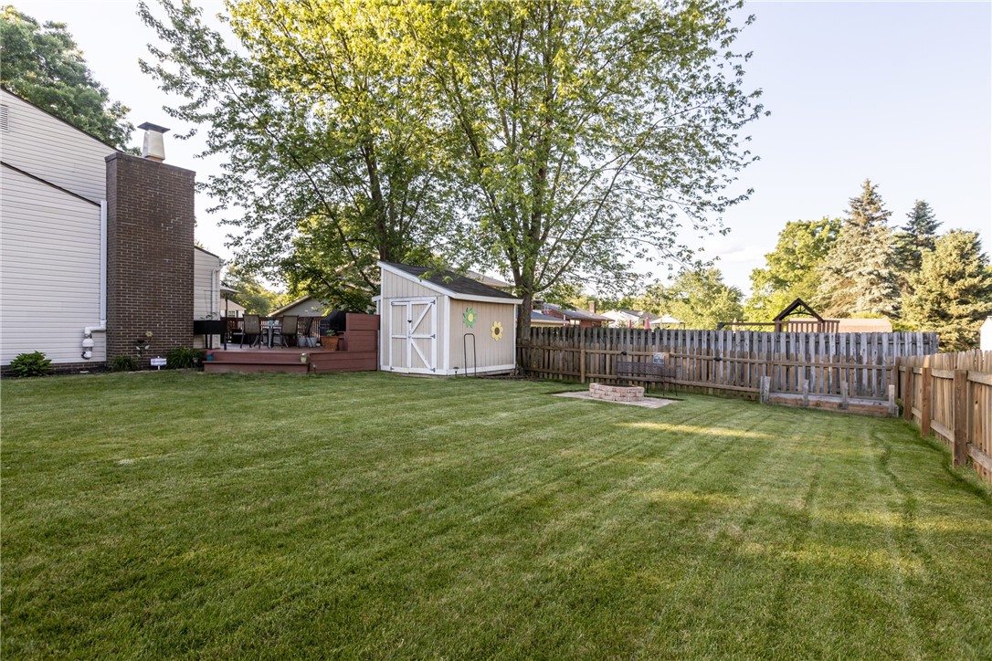101 Briarwood Ln