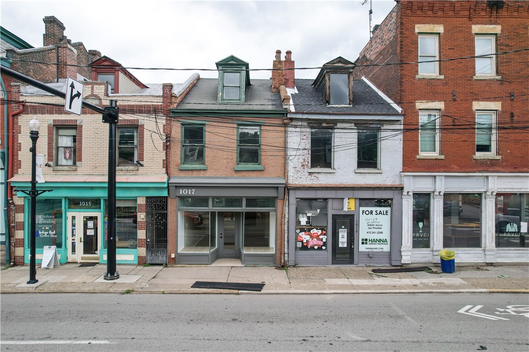 1017 E Carson St