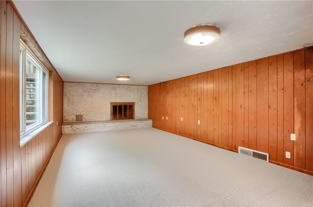 929 Center Oak Drive