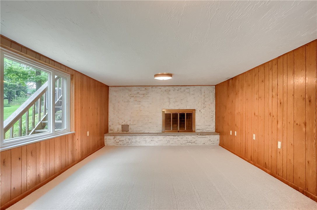 929 Center Oak Drive