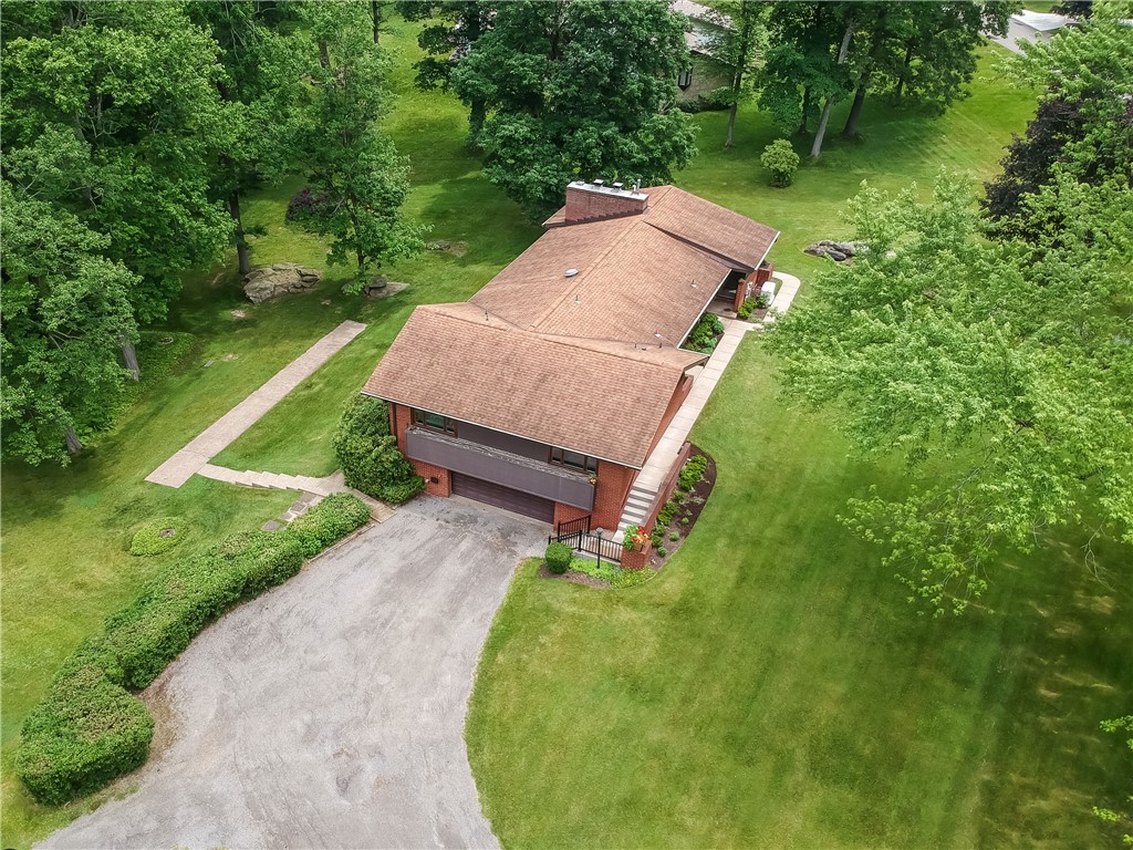 929 Center Oak Drive