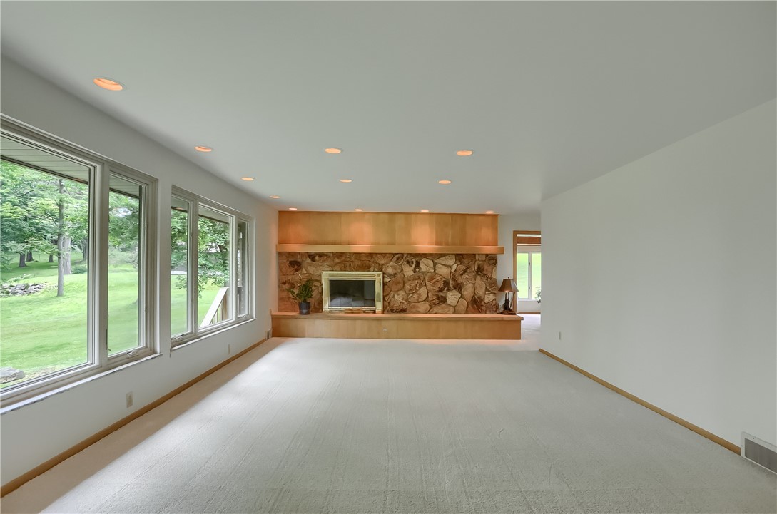 929 Center Oak Drive