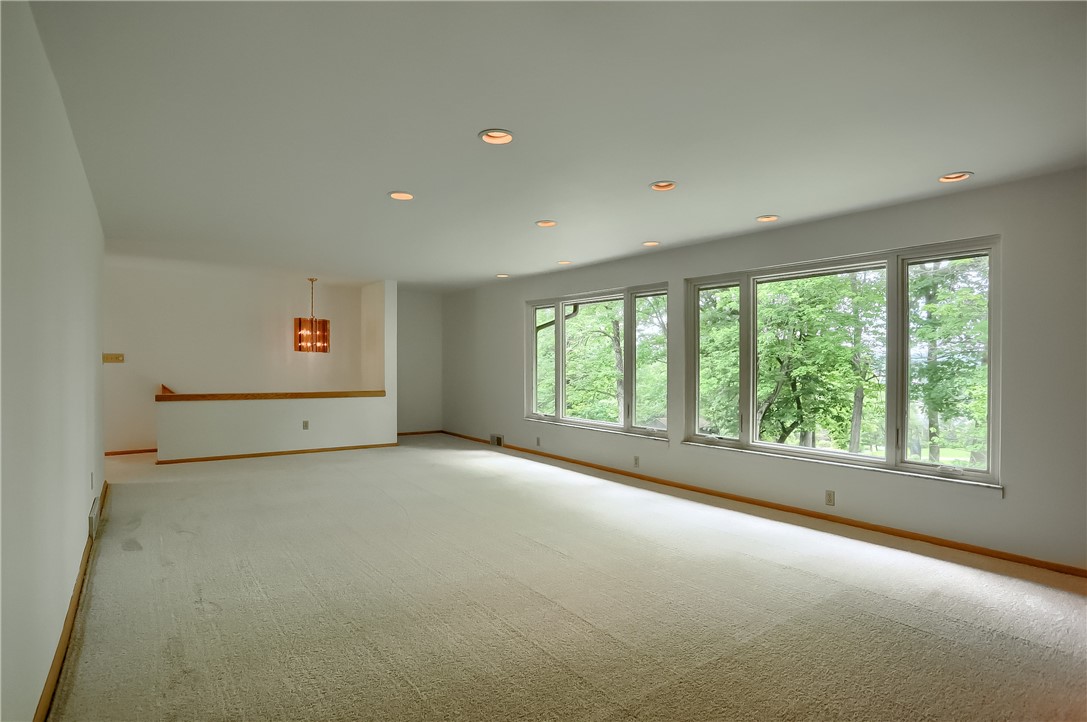 929 Center Oak Drive
