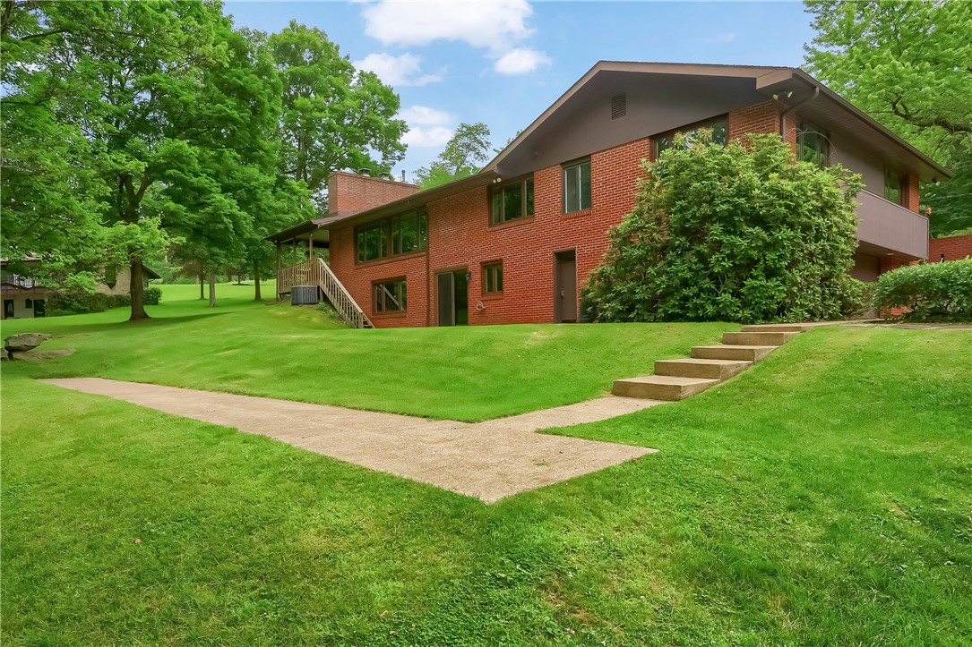 929 Center Oak Drive