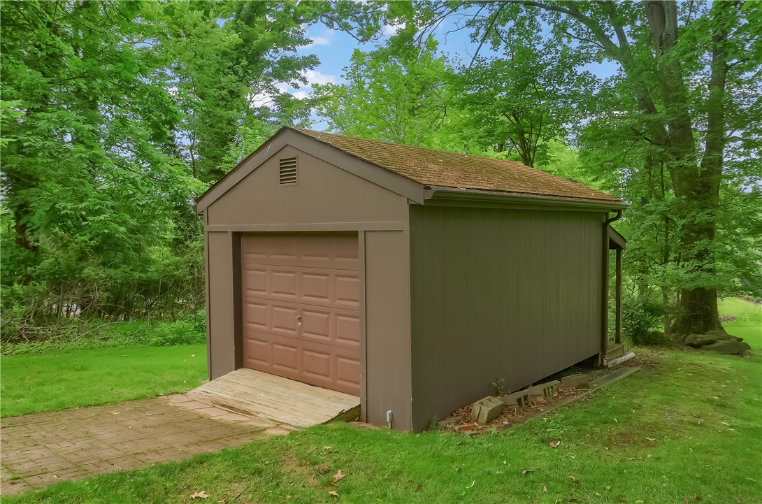 929 Center Oak Drive