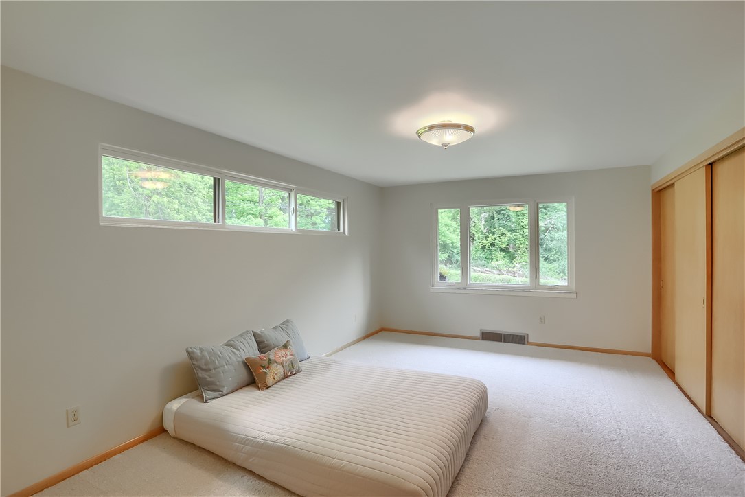 929 Center Oak Drive