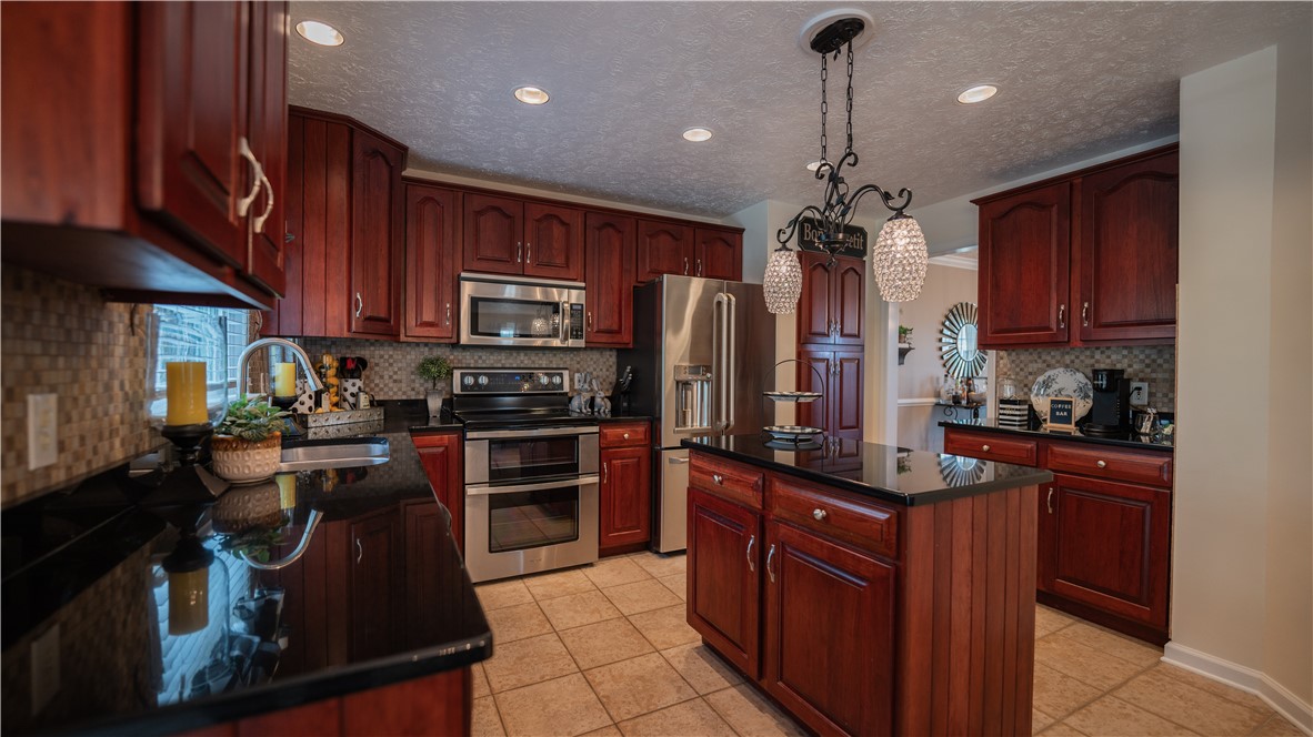 186 Valley View Dr