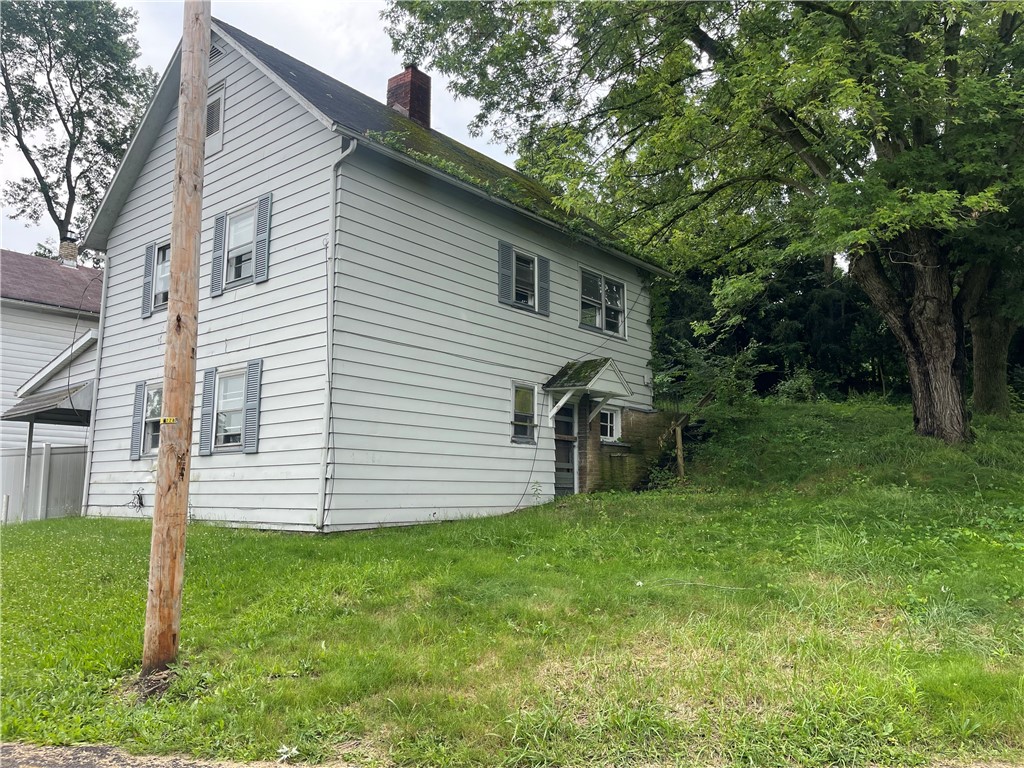 9 W Fulton St