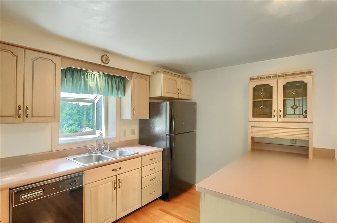 242 Churchill Rd