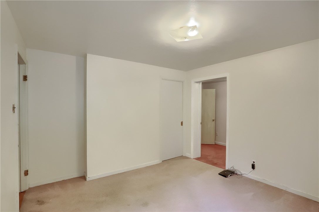 242 Churchill Rd