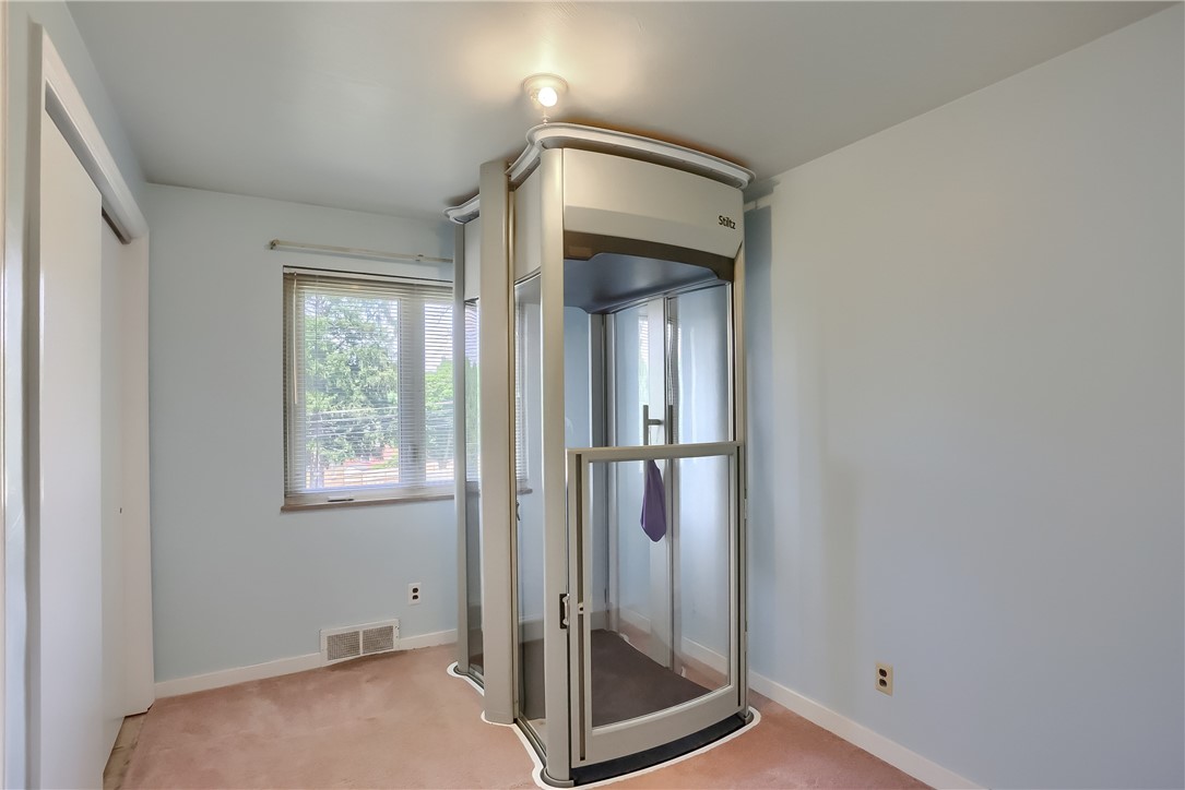 242 Churchill Rd