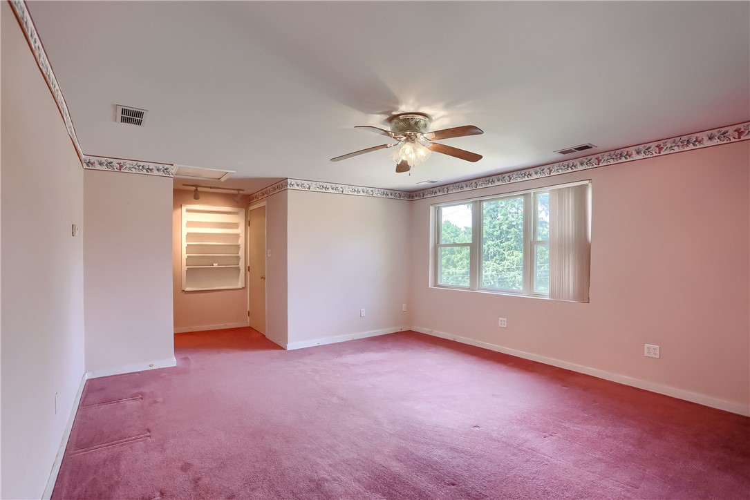 242 Churchill Rd