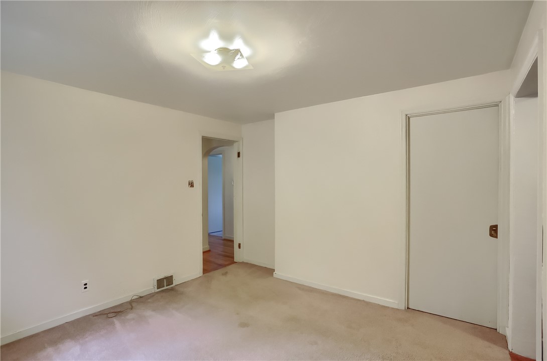 242 Churchill Rd