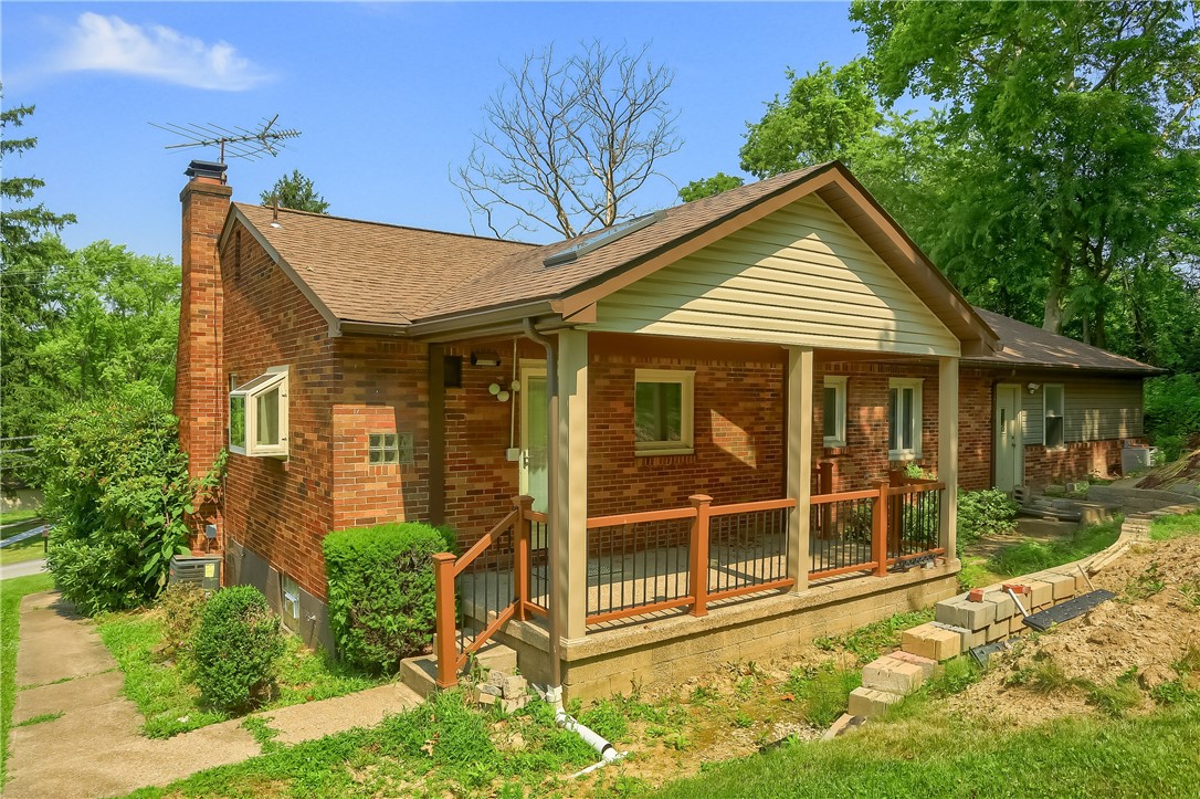 242 Churchill Rd