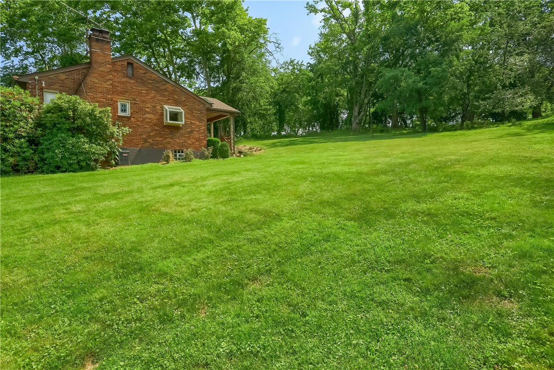 242 Churchill Rd