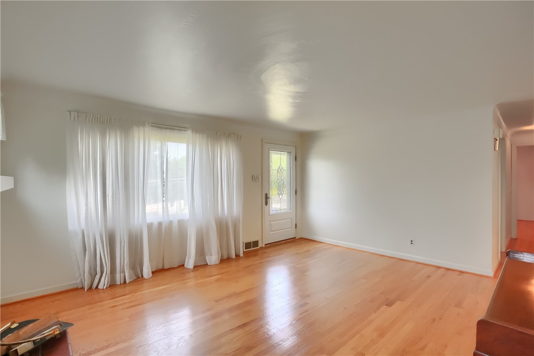 242 Churchill Rd