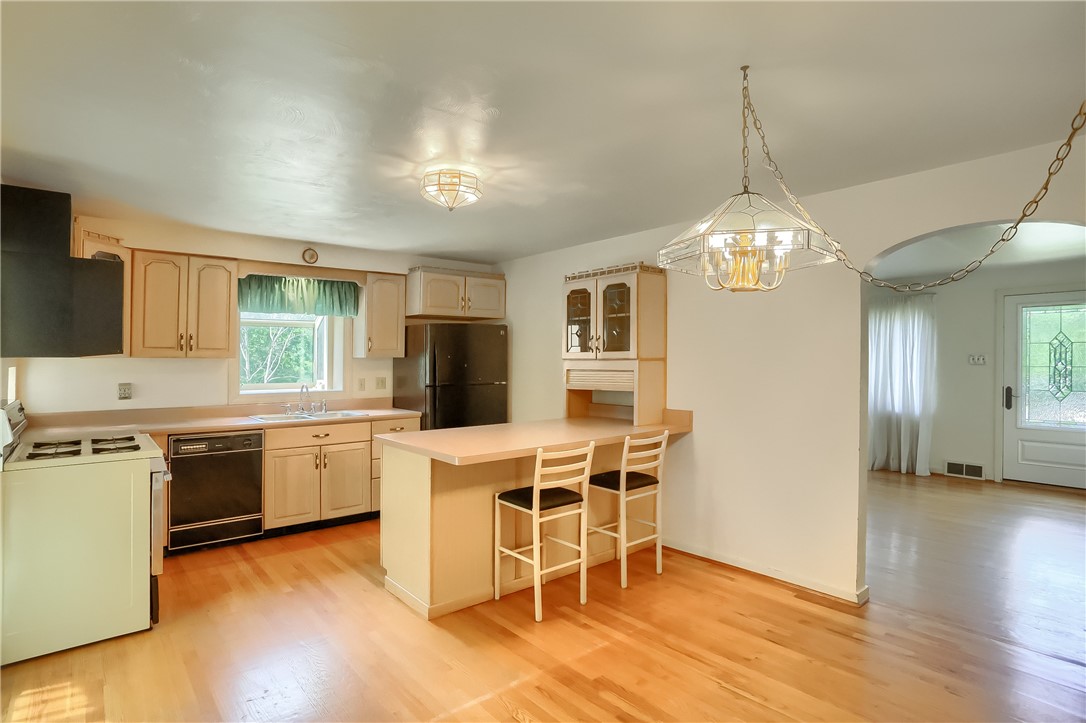 242 Churchill Rd