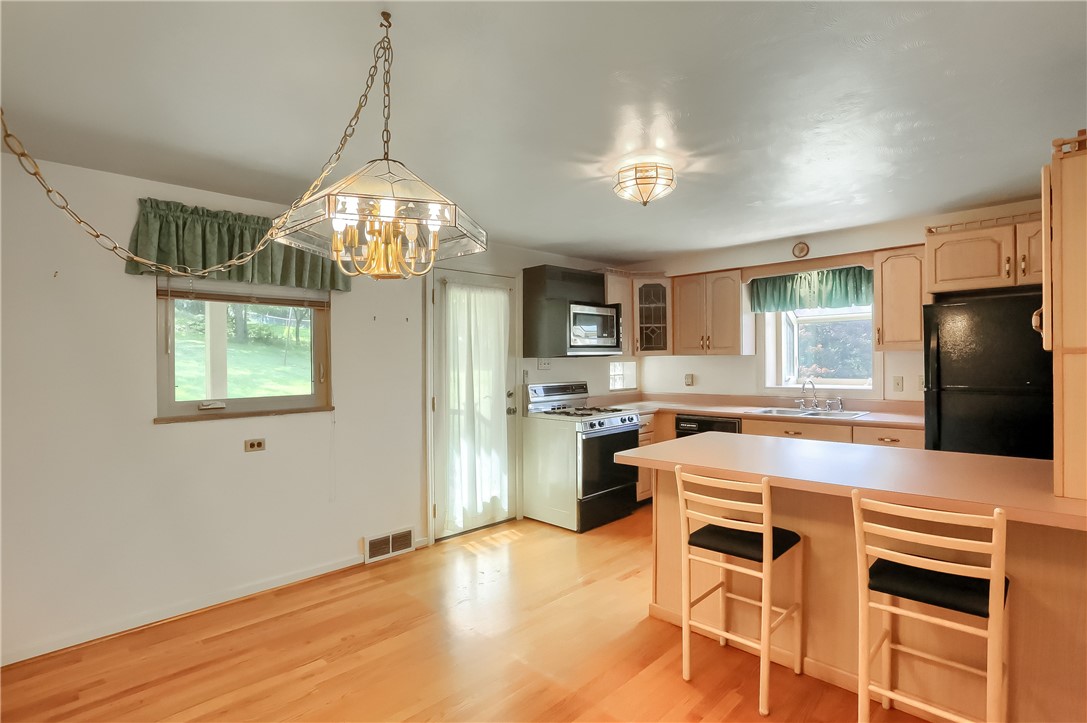 242 Churchill Rd