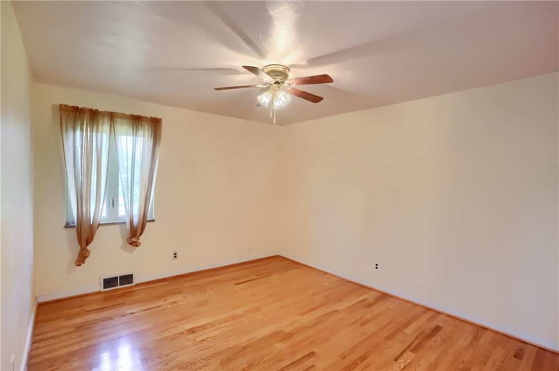 242 Churchill Rd