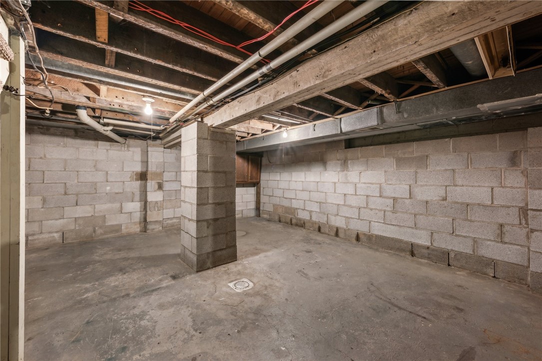 607 Mace St