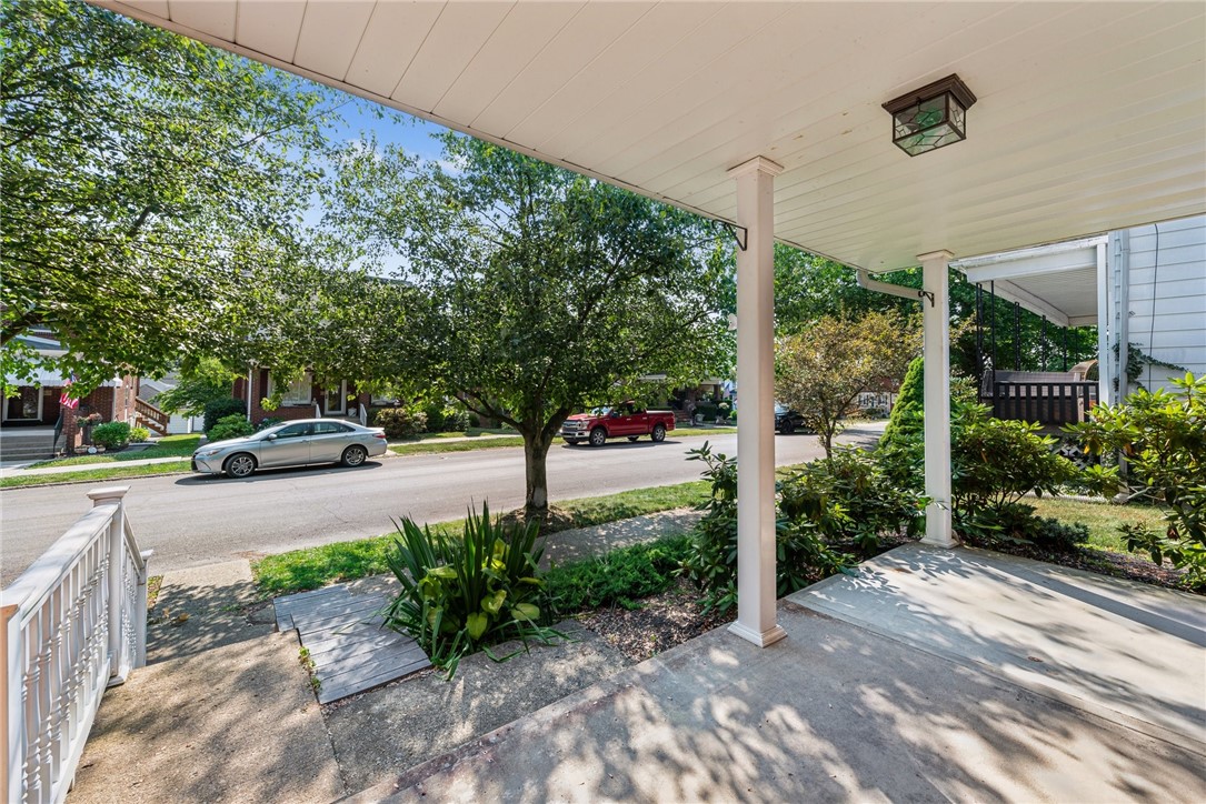607 Mace St