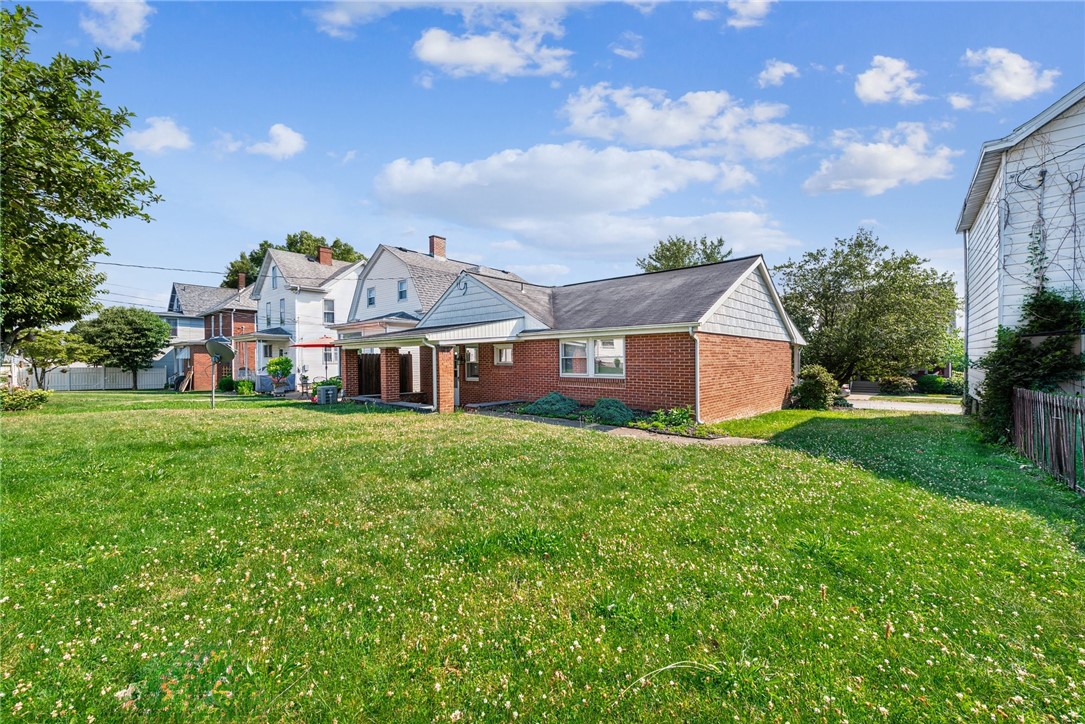 607 Mace St