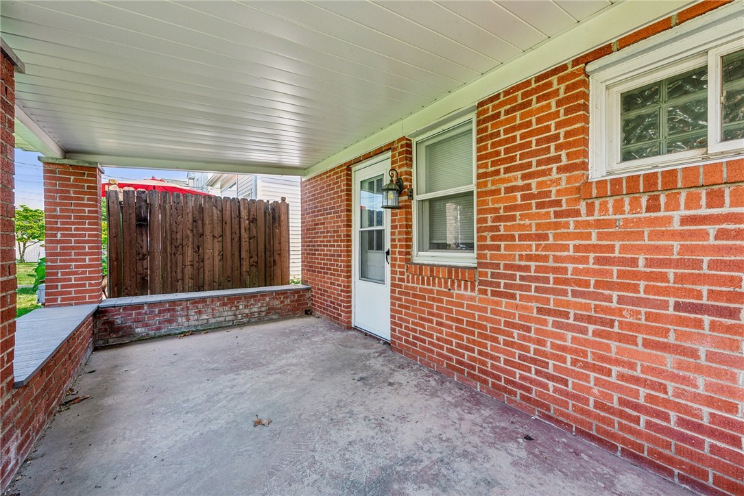 607 Mace St
