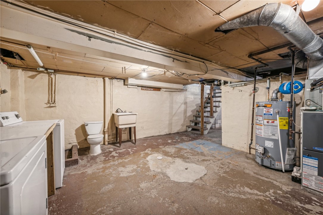 607 Mace St