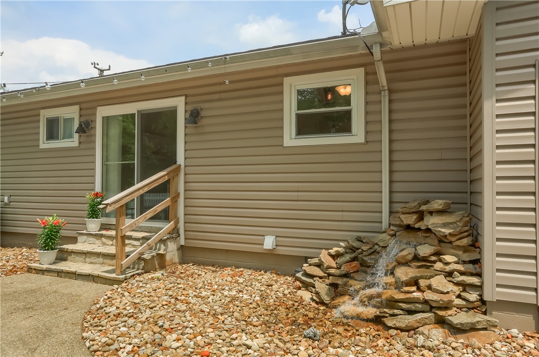 305 Highland Dr