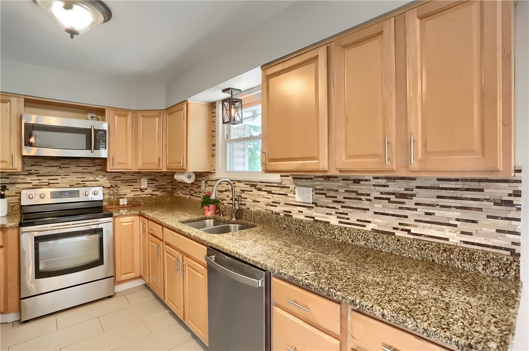 305 Highland Dr