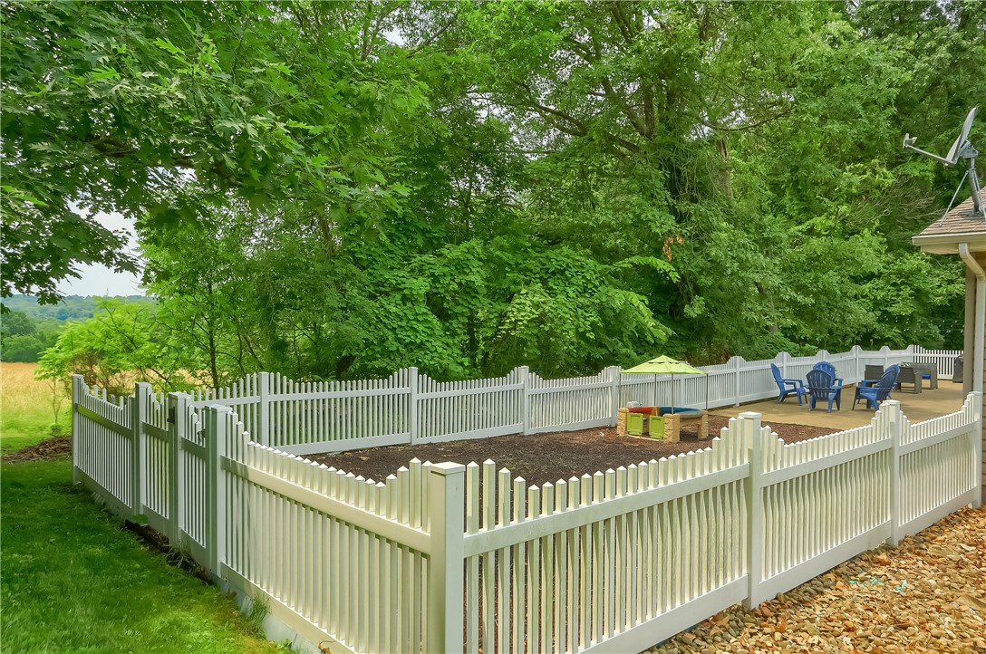 305 Highland Dr