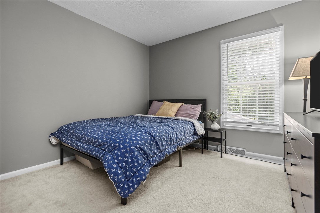 105 Village Dr