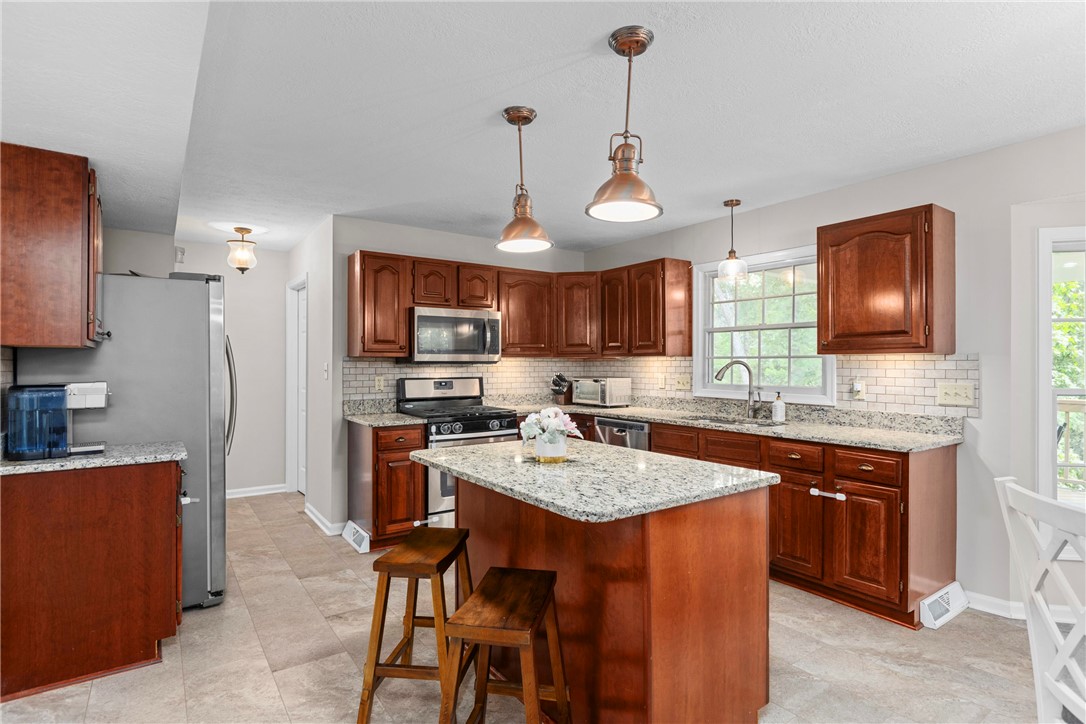 105 Village Dr
