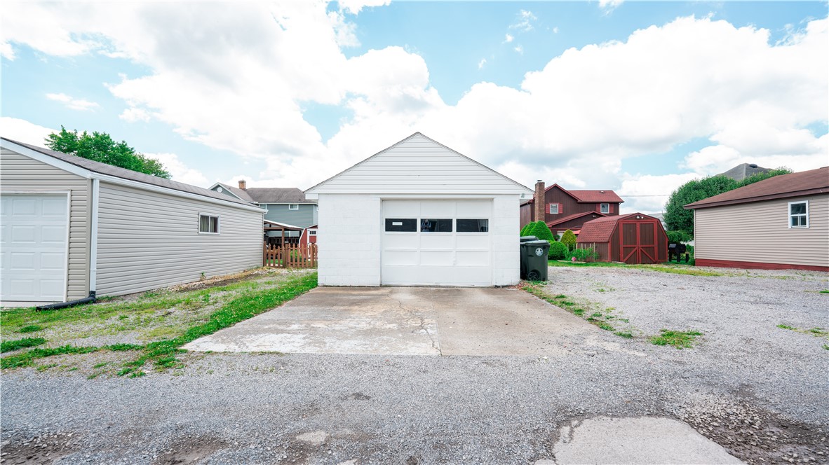 308 Line Ave