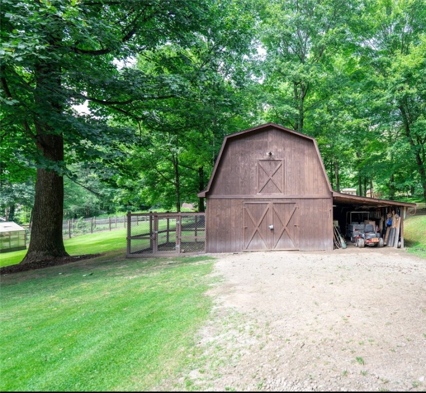 216 Clubhouse Dr